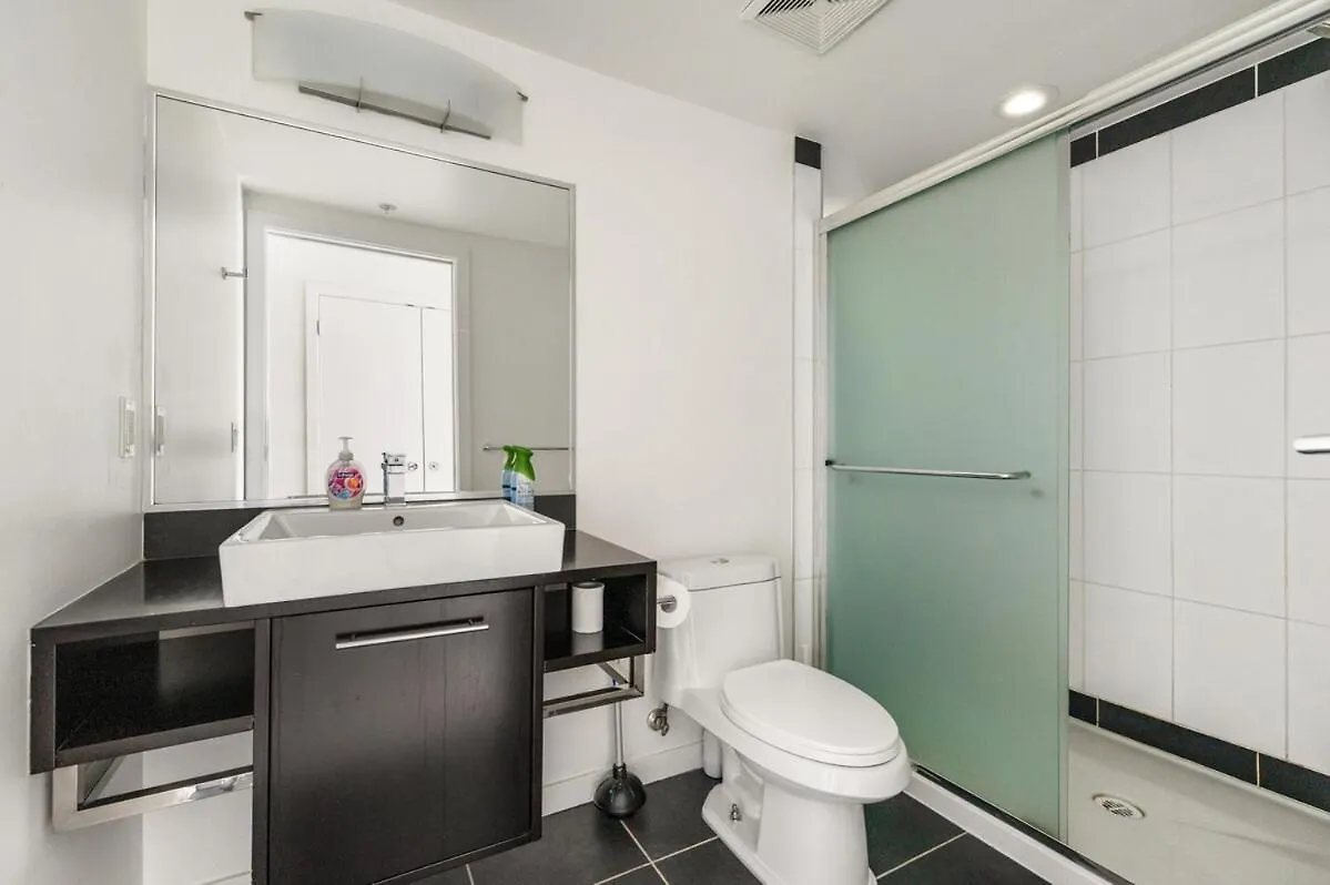 Bright 3Br Downtown Vancouver Condo W Pool & Gym 0*,  Kanada