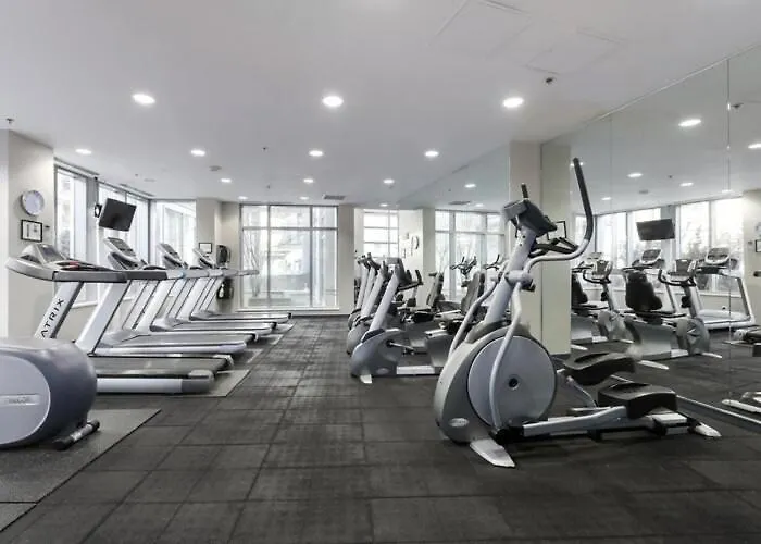 Bright 3Br Downtown Vancouver Condo W Pool & Gym
