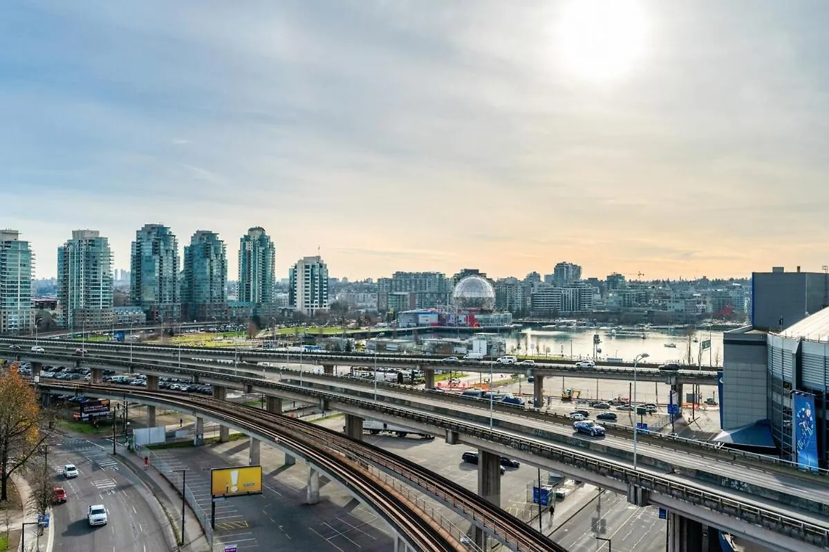 Apartment Bright 3Br Downtown Vancouver Condo W Pool & Gym Kanada